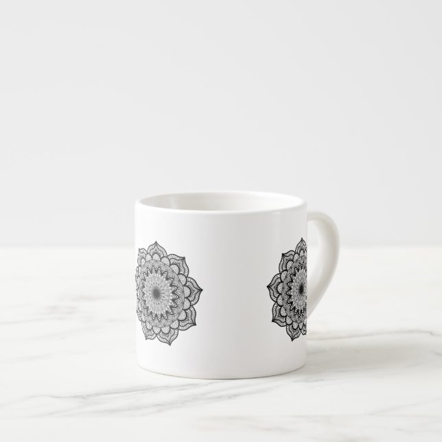 Xícara De Espresso Mandala Preto em Fundo Branco (Frente Esquerda)