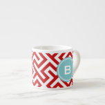 Xícara De Espresso Monograma geométrico de padrões de chave vermelha<br><div class="desc">A turquesa-chave grega elegante na moda elegante e elegante, cor-de-rosa, design de padrões geométricos brancos e vermelhos, o bonito e moderno padrão geométrico abstrato grego grego moderno contemporâneo em turquesa, vermelho e branco dão a este design brilhante um olhar contemporâneo e clássico. Legal presentes únicos para ela. Personalize o monograma...</div>