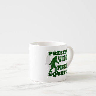 Xícara De Espresso Preservar a vida selvagem picando um assento