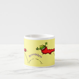 Xícara De Espresso Sapo bonito em um desenho de salto em meia vermelh