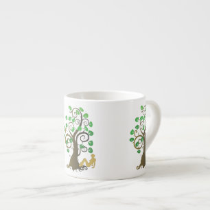 Xícara De Espresso Sentado embaixo da árvore