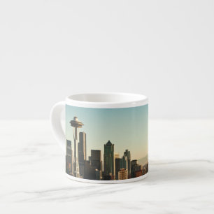 Xícara De Espresso Skyline de Seattle e agulha do centro do espaço