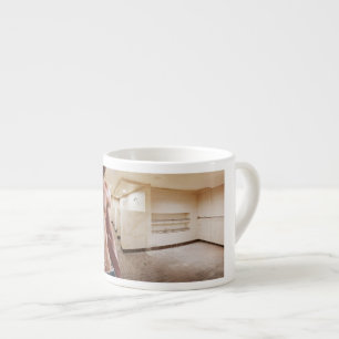 Xícara De Espresso Torso masculino musculoso sem camisa de SlipperyJo