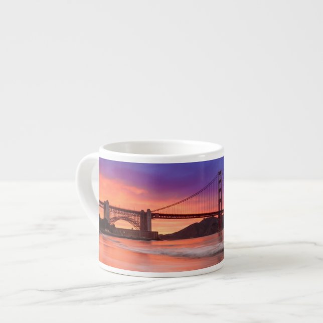 Xícara De Espresso Uma captação de golden gate bridge de San (Frente Esquerda)