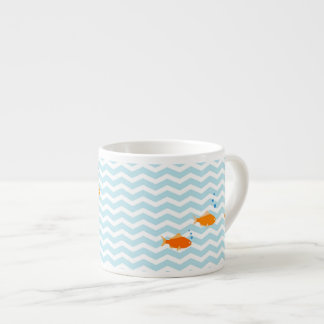 Xícara De Espresso Viga azul lunática com peixes do ouro