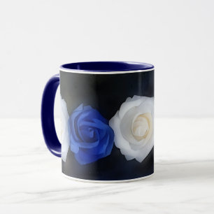 Xícara de Flores Azuis e Brancas