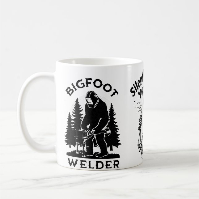 Xícara de soldador silenciosamente avaliando suas  (Esquerda)