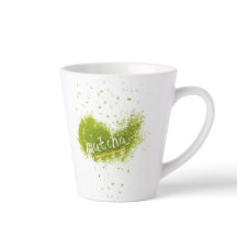 Xícara elegante de latte de matcha