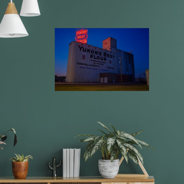 Yukon' Best Flour Mill Neon Sign At Dusk Poster (Sala de Estar 1)