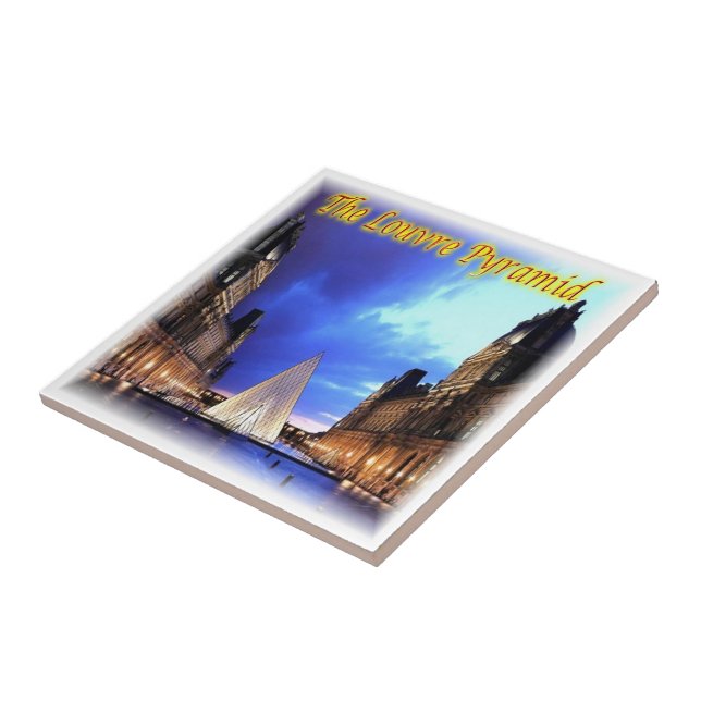 zFR046 THE LOUVRE PYRAMID, Paris (Lateral)