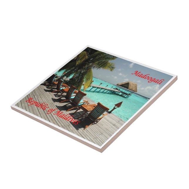 zMV016 MADOOGALI, Maldivas, Ásia (Lateral)